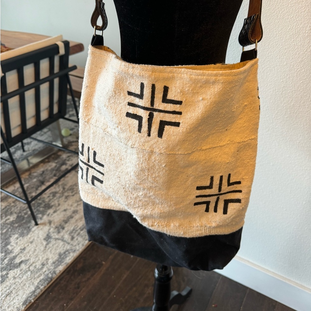 Jennie Bee shoulder bag.